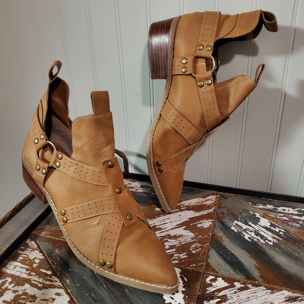 Coconuts By Matisse Booties - image 1